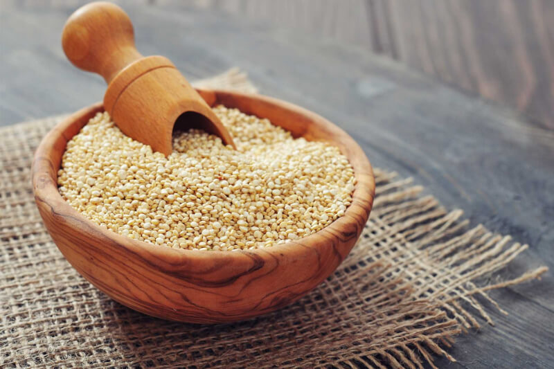 Ăn hạt quinoa thay thế cơm hoặc bánh mì rất tốt cho việc giảm mỡ bụng